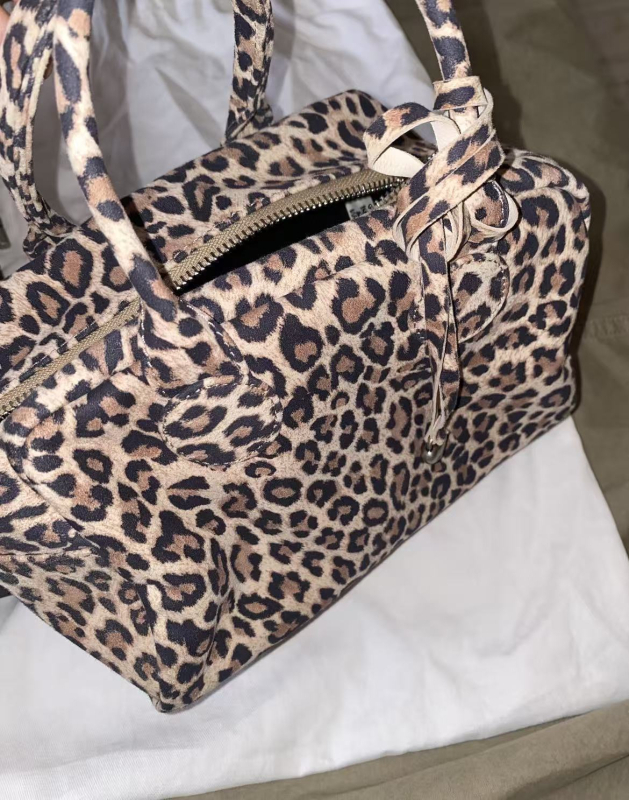 Torba u obliku jastuka od prave kože, gradski stil, zatvarač, vodoravni kvadratni oblik,Oxford podstava