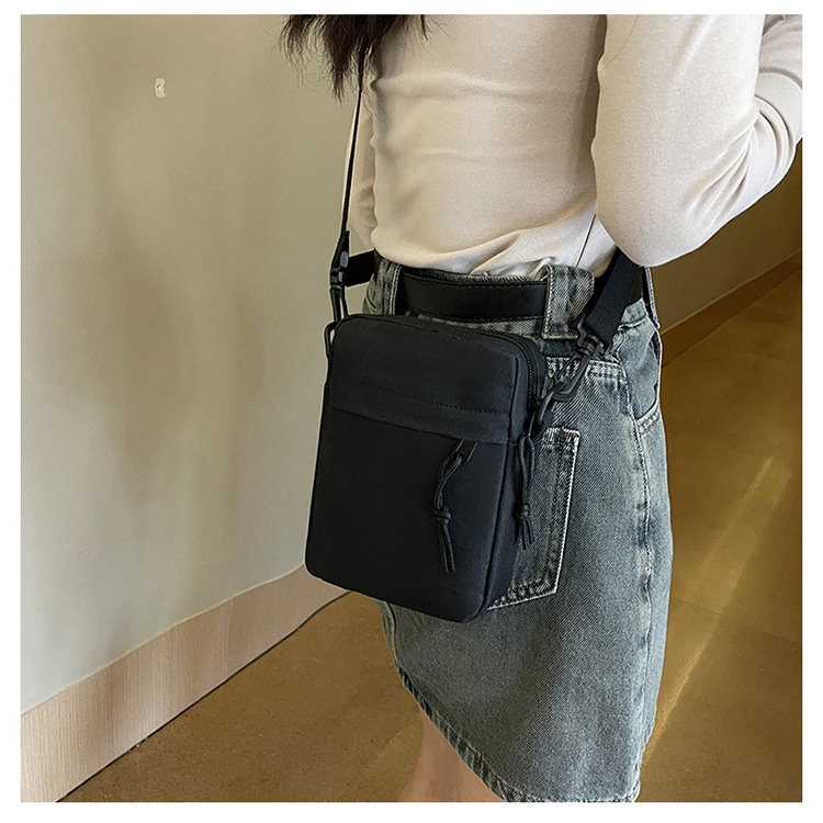 Crossbody torba, ulični stil, Oxford platno, vertikalni kvadratni oblik, zatvaranje zipom, unutarnji džepovi: džep sa zipom, džep za telefon, zip s tipom sendvič