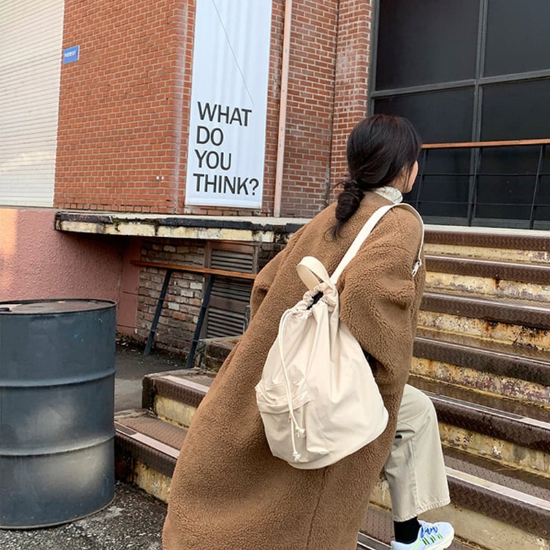 Crossbody bucket torba, japansko-korejski stil, Oxford tkanina, cilindrični oblik, zatvaranje šnonly, velika kapaciteta