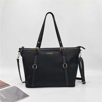Torba Tote s crossbody remenom, Oxford tkanina, horizontalni kvadratni oblik, zatvaranje zipom, unutarnja džep s zipom, tri remena (Oxford tkanina; horizontalni kvadratni oblik; zatvaranje zipom; unutarnja džep s zipom; tri remena)