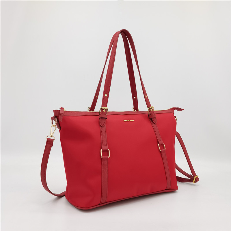 Torba Tote s crossbody remenom, Oxford tkanina, horizontalni kvadratni oblik, zatvaranje zipom, unutarnja džep s zipom, tri remena (Oxford tkanina; horizontalni kvadratni oblik; zatvaranje zipom; unutarnja džep s zipom; tri remena)