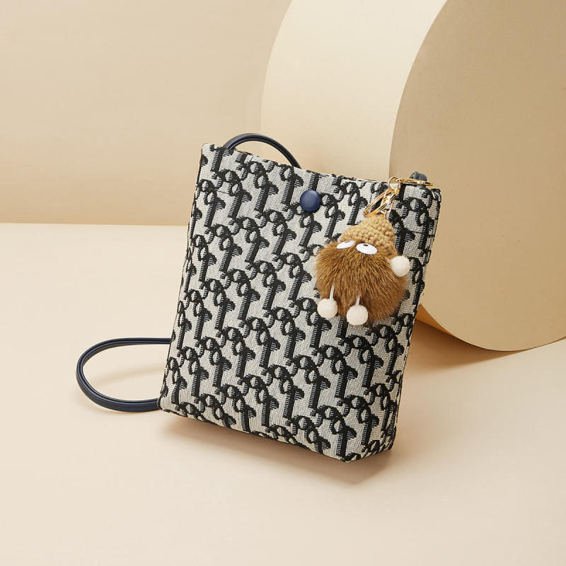 Ženska crossbody torba, mala kvadratna vertikalna forma, Oxford platno, magnetsko zatvaranje, unutarnji džep sa zatvaračem