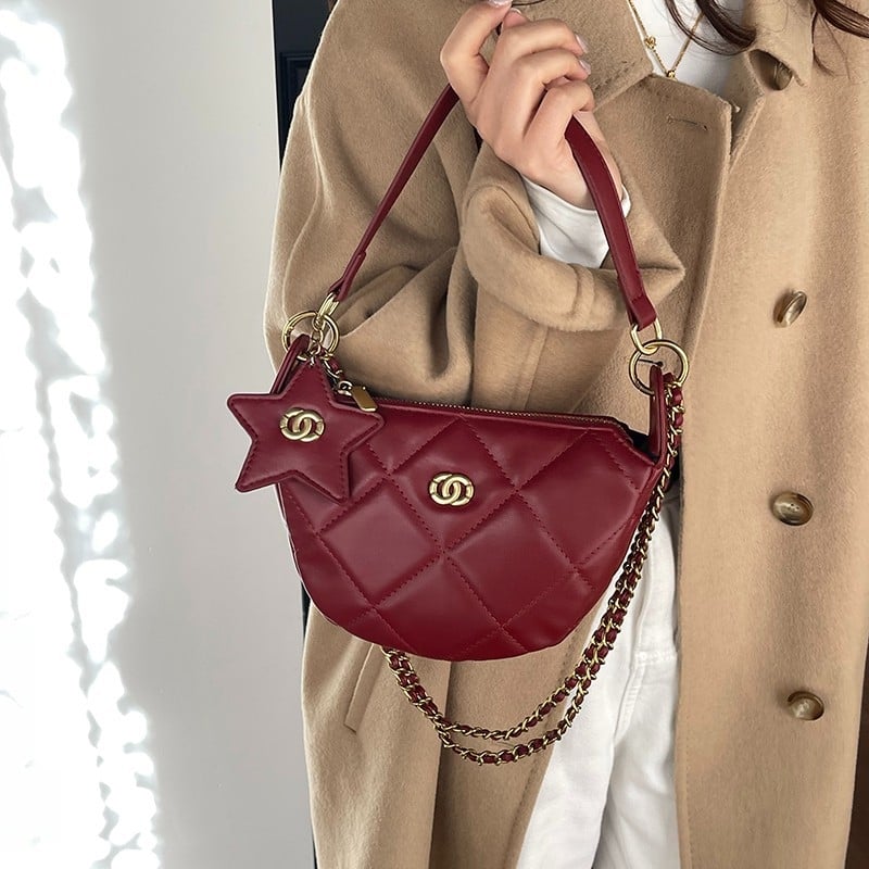 Oxford vodootporna torbica s lancem, Chanel-stil prešivan dijamantni uzorak, polumjesnog oblika, preko ramena, srednje veličine