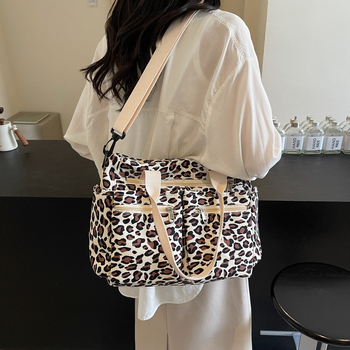 Torba tote s leopard printom - Velika kapaciteta (Oxford tkanina, zatvarač, horizontalni kvadratni oblik, poliester podstava, unutarnji džepovi za telefon i karticu)
