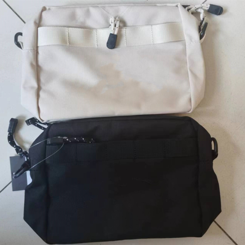 Unisex torba preko ramena u street stilu, vodoravna kvadratna forma, zip, Oxford tkanina