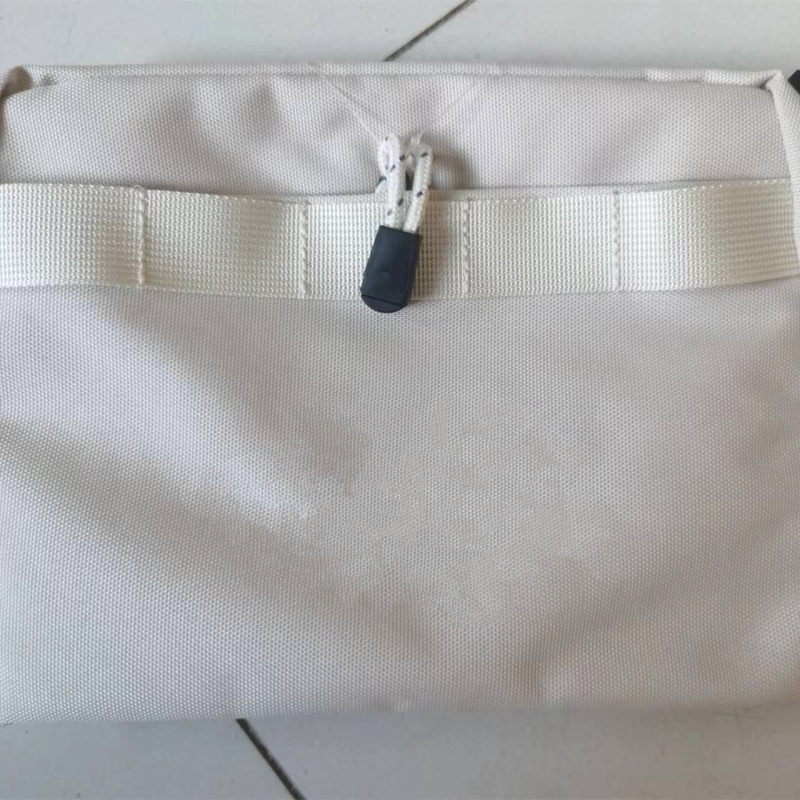 Unisex torba preko ramena u street stilu, vodoravna kvadratna forma, zip, Oxford tkanina
