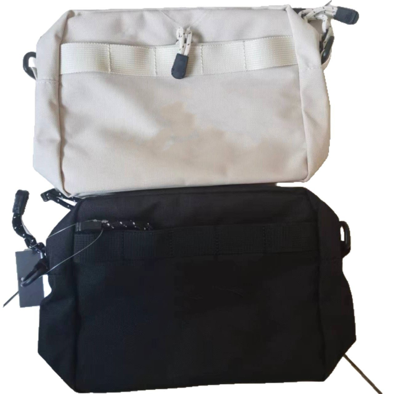 Unisex torba preko ramena u street stilu, vodoravna kvadratna forma, zip, Oxford tkanina