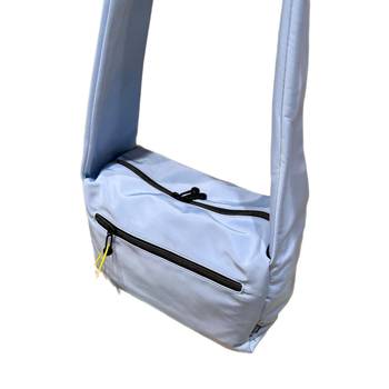 Crossbody táska, függőleges négyzet alakú, Oxford anyagból, cipzáras nyitás, poliészter bélés, belső zsebek: cipzáras zseb, telefon zseb, ID zseb