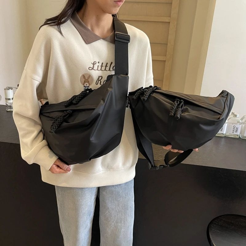 Ženska crossbody torba, vodootporni laminirani oksford, dumpling oblik, velika kapaciteta, zatvaranje zipom