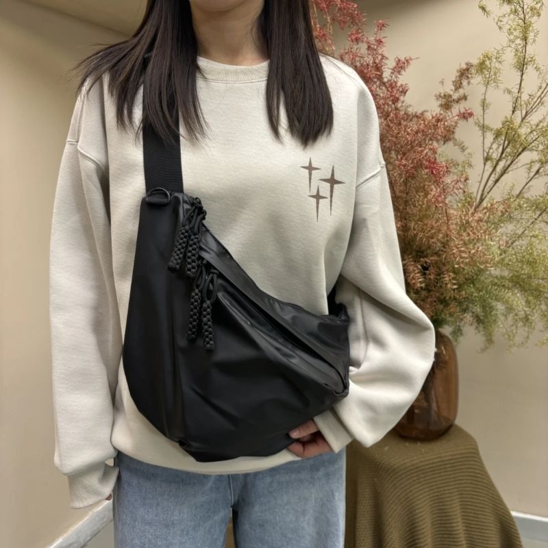 Ženska crossbody torba, vodootporni laminirani oksford, dumpling oblik, velika kapaciteta, zatvaranje zipom