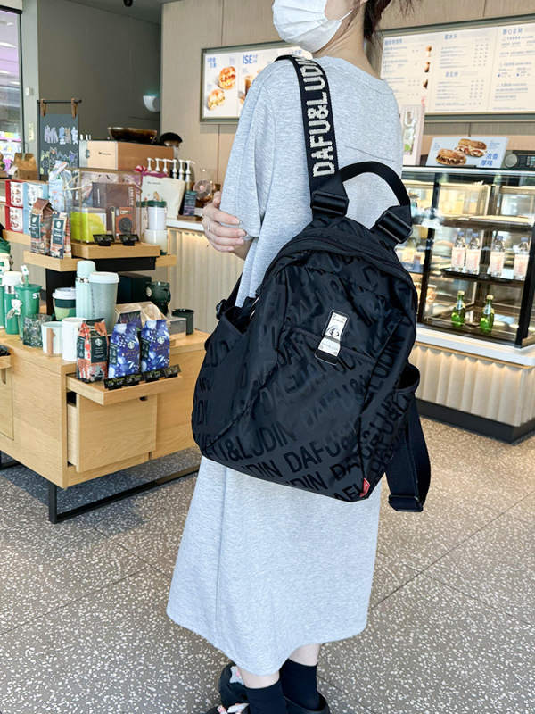 Ženski ruksak od Oxford platna, otporan na habanje i vodootporan, s pretinjem za laptop i džepovima na zatvaračima