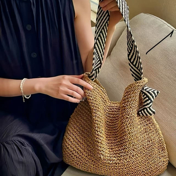 Tote táska – Városi egyszerűség; Anyag: Papír; Függőleges négyzetes forma; Magnetes zár; Poliészter bélés