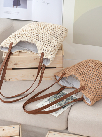 Női szövött tote táska pamutszállal, függőleges négyszögletes forma, pamut bélés, nyitott felső rész, nyár 2024