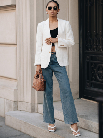 Női váll-táska valódi bőrből, kézzel szőtt, függőleges négyzet alakú, belső zsebek telefonhoz és személyi igazolványhoz