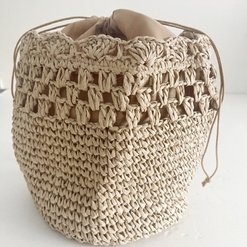 Bucket alakú táska húzózáras záródással, anyag papír, bélés poliészter, utcai divat stílus, mobiltelefon zseb, 2025 tavasz.