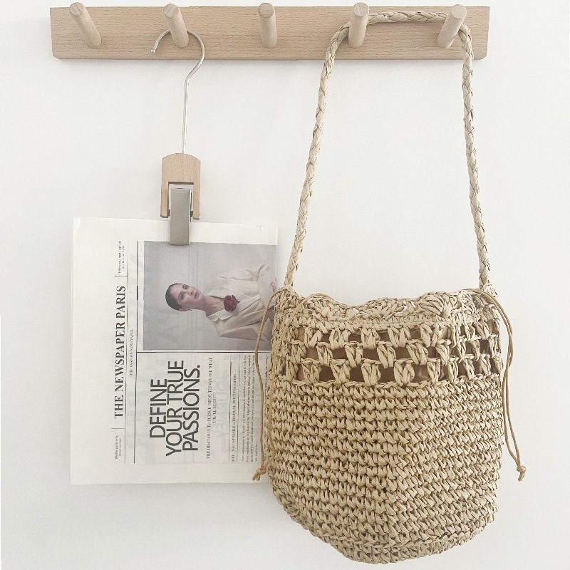 Bucket alakú táska húzózáras záródással, anyag papír, bélés poliészter, utcai divat stílus, mobiltelefon zseb, 2025 tavasz.