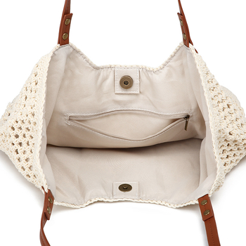 Szalmából készült vödörtáska, street fashion stílus, mágneses zárás, pamut bélés, cipzáras zseb