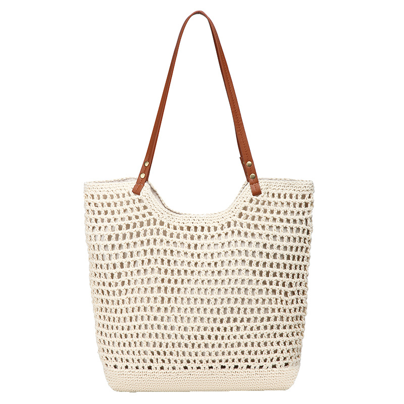 Szalmából készült vödörtáska, street fashion stílus, mágneses zárás, pamut bélés, cipzáras zseb