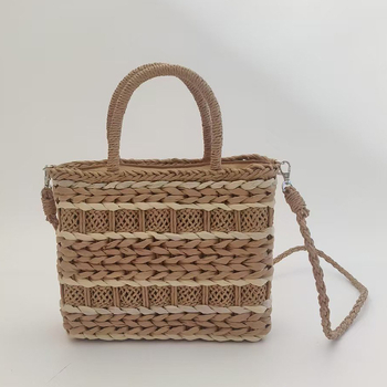 Crossbody torba od slame, tkanina s prugama, zatvaranje na zip, podstava od poliestera, vodoravni kvadratni oblik, jedna naramenica