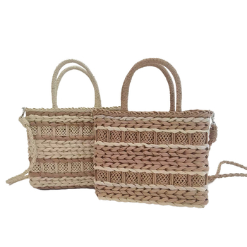 Crossbody torba od slame, tkanina s prugama, zatvaranje na zip, podstava od poliestera, vodoravni kvadratni oblik, jedna naramenica