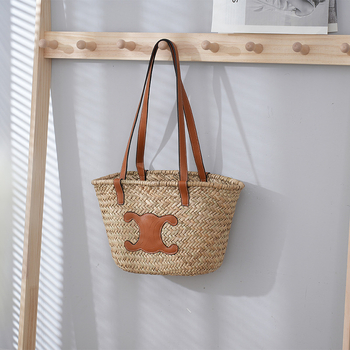 Egyvállas szalma táska vízifű anyagból, kagyló alakú, nyitott felső, dupla vállpánt