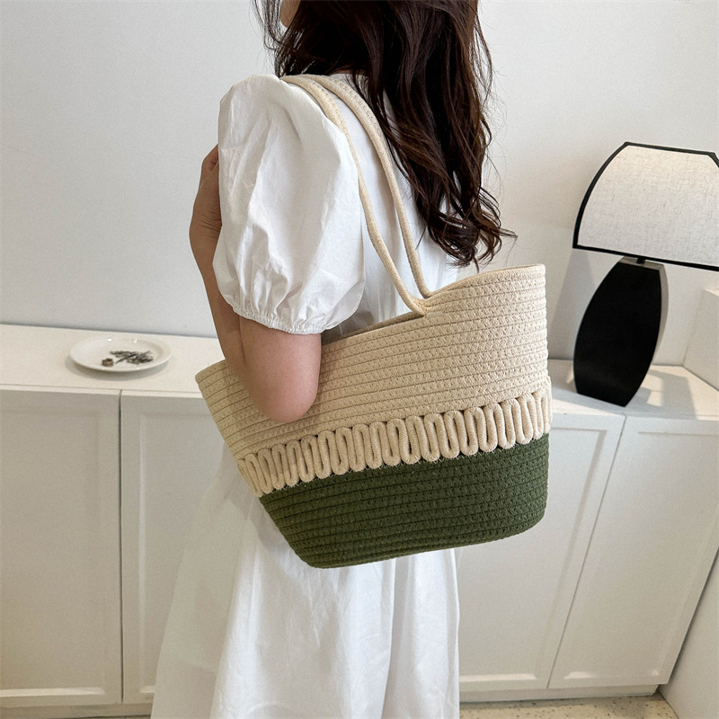 Utcai stílusú szalmaszálból készült bucket bag, kosár alakú formával, poliészter bélés, dupla vállpánt, Jin He Tang Chao márka