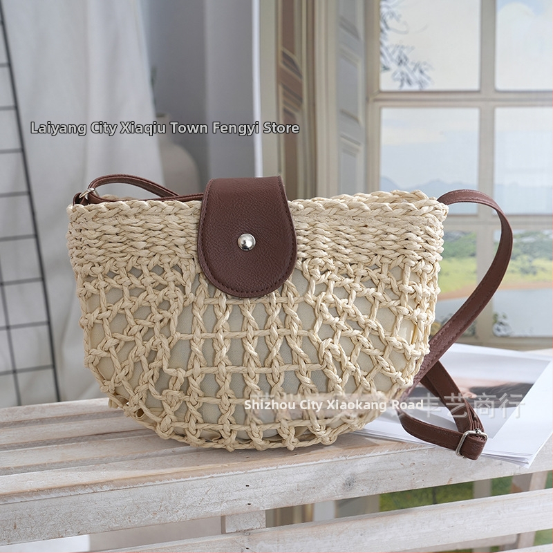Ženska ljetna slamnat torba – pleteni plažni crossbody, polukružni oblik, srednje veličine