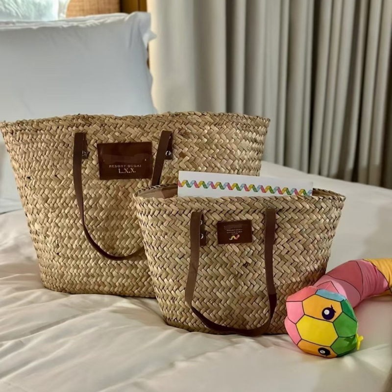 Slamnata tote torba cilindričnog oblika — otvoreni vrh, najlonska podstava, unutarnja pretinica za mobitel, unisex stil