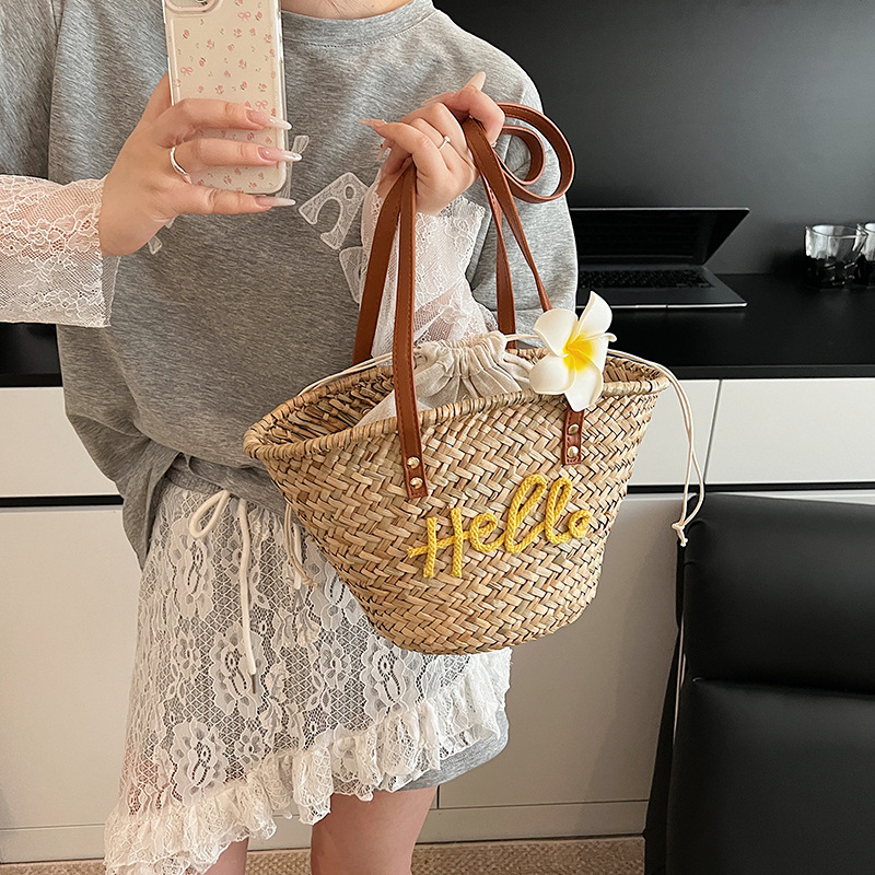 Geantă de paie tip bucket tote, deschisă, fără căptușeală, buzunar pentru telefon, mâneri duble, stil proaspăt și drăguț