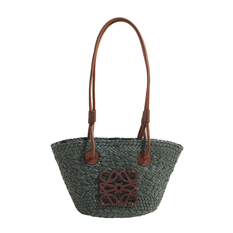 Geantă Tote din paie, formă coș, deschidere deschisă, buzunar interior cu fermoar, Primăvara 2025