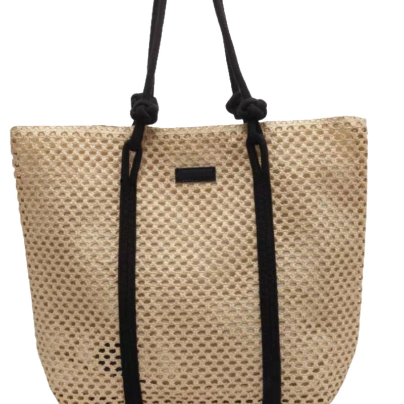 Ženska slamnata pletena tote torba – gradski minimalistički stil, vodoravni kvadratni oblik, zatvarač, podstava od poliestera, dvostruke naramenice, crossbody mogućnost