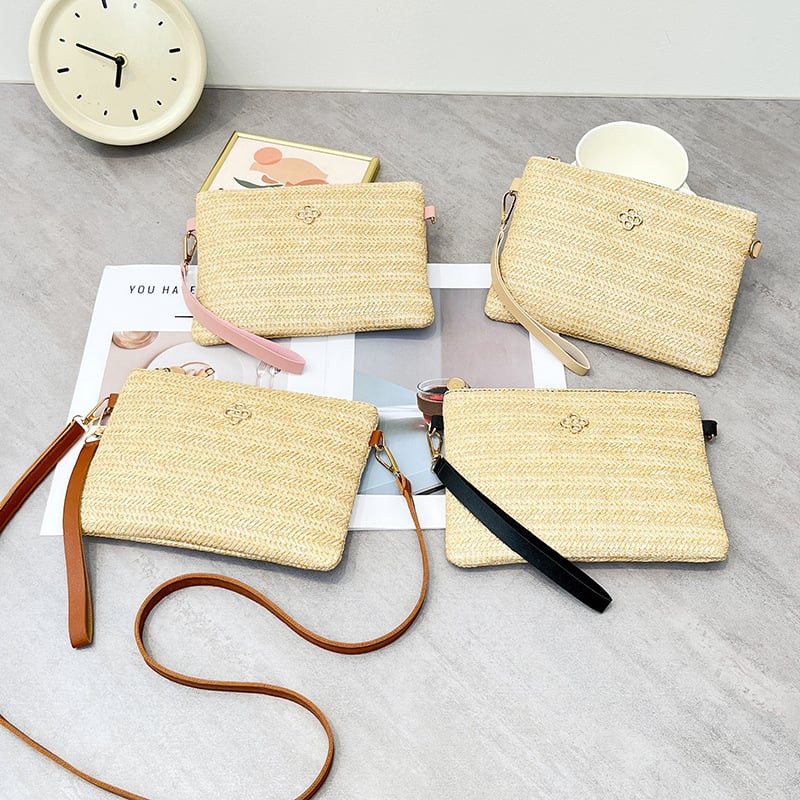 Crossbody torba od slame, pletena, horizontalni kvadratni oblik, zatvarač, poliester podstava — Ljeto 2025