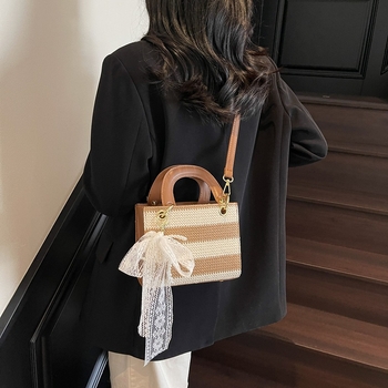 Ženska torbica od slame, bucket stil, horizontalni kvadratni oblik, crossbody torba, gradski minimalistički stil, otvoreni vrh, džep sa zatvaranjem i džep za telefon, bez podstava