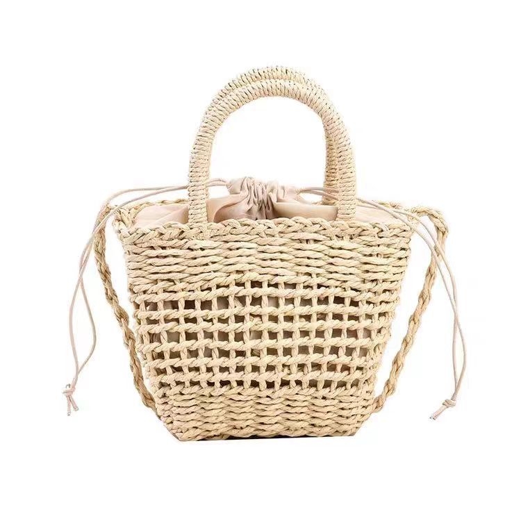 Ručna pletena slamnata crossbody torba, pravokutnog oblika, otvorena džep, bez podloge, s tri remena