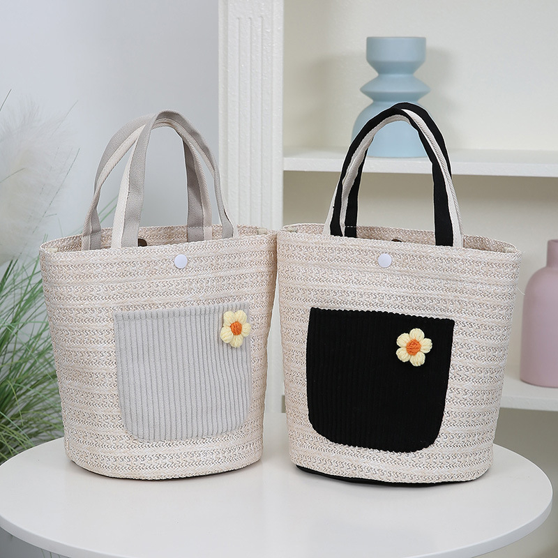 Slamnata crossbody torba sa zatvaračem, kvadratnog oblika, velikog kapaciteta