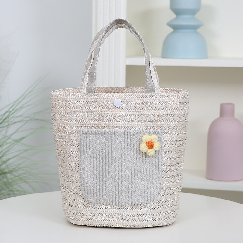 Slamnata crossbody torba sa zatvaračem, kvadratnog oblika, velikog kapaciteta