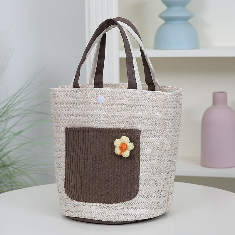 Slamnata crossbody torba sa zatvaračem, kvadratnog oblika, velikog kapaciteta
