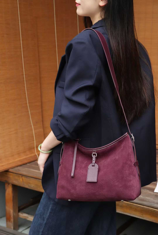 Torba tote od prave kože sa zatvaračem - unutarnji džep sa zatvaračem i džep za telefon, podstava od poliestera i pamuka