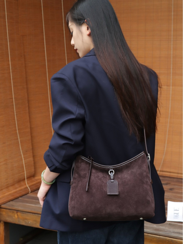 Torba tote od prave kože sa zatvaračem - unutarnji džep sa zatvaračem i džep za telefon, podstava od poliestera i pamuka