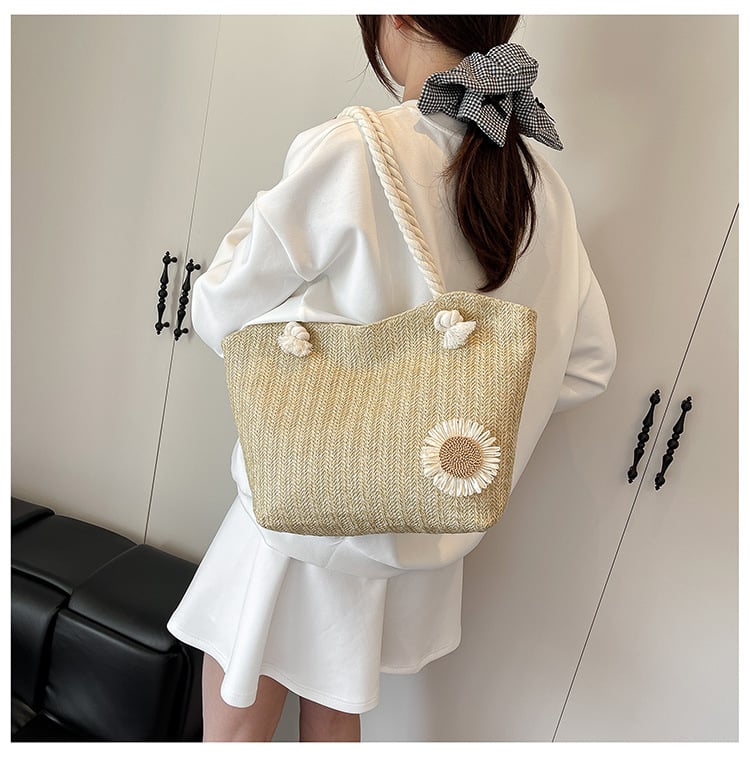 Slamena tote torba u stilu gradske jednostavnosti, s zip zatvaračem i džepom za telefon