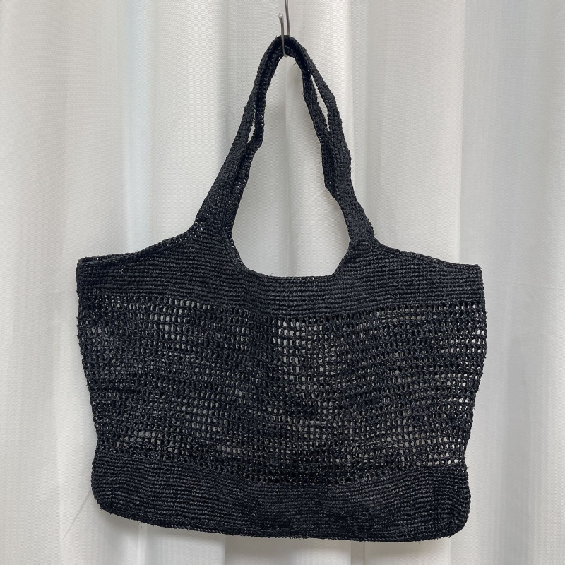 Geantă Tote din raffia — formă orizontală pătrată, deschidere deschisă, căptușeală din bumbac, buzunar pentru documente, bretele duble, stil urban