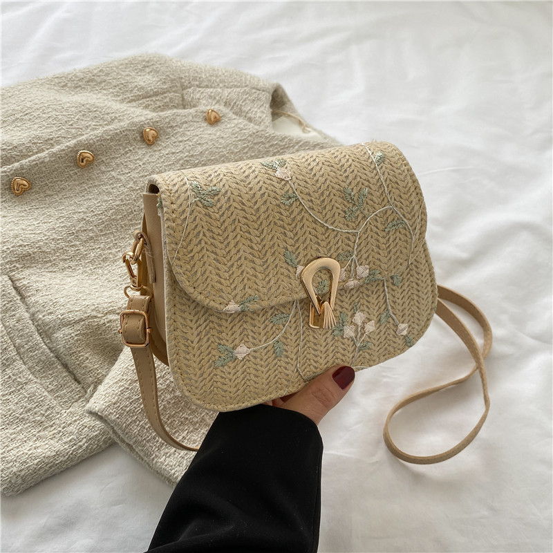 Crossbody torba, gradski minimalistički stil, horizontalno kvadratni oblik, zaključavanje na bravu, poliester, ljeto 2025