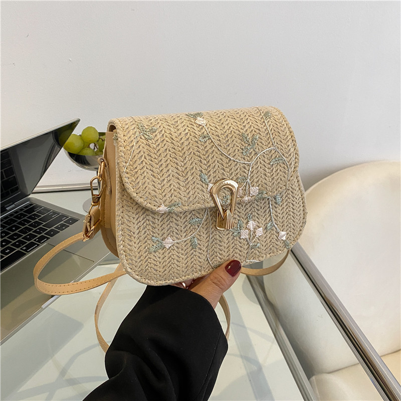 Crossbody torba, gradski minimalistički stil, horizontalno kvadratni oblik, zaključavanje na bravu, poliester, ljeto 2025
