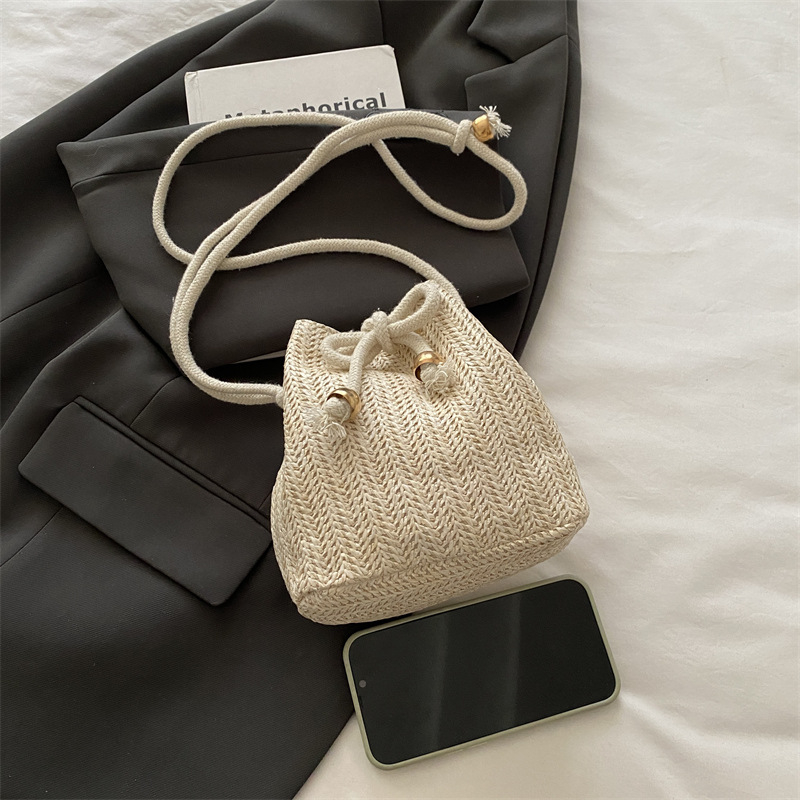 Kézzel szőtt szalma bucket táska mindennapi használatra, húzózáras nyitás, mobiltelefon zseb, poliészter bélés, tavasz 2025