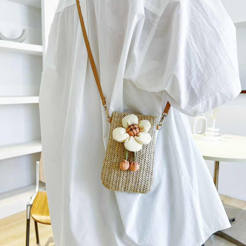 Telefonos keresztpántos táska – Koreai stílus, Szalmaanyag, Függőleges négyszögletes forma, Mágneses zárás, Bélés nélküli