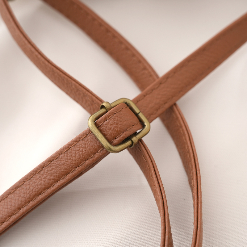 Crossbody torba od slame, pleteni plaža stil, s unutarnjim džepom na zip, poliester podstava, Shengnuo marka, lansirana u proljeće 2023