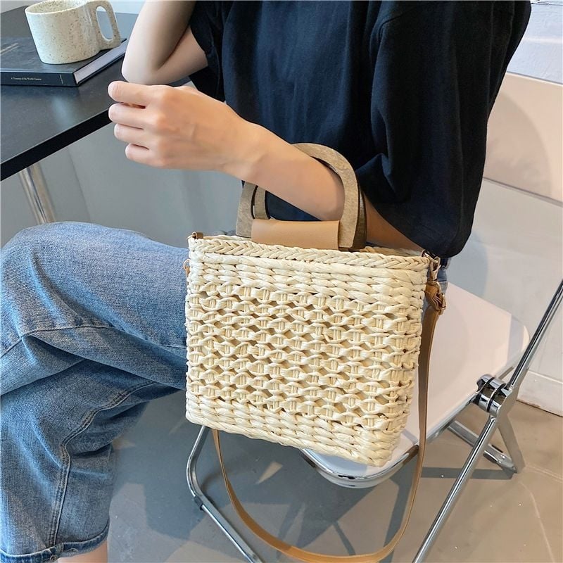 Casual slamnata crossbody torba, poliester materijal, unutarnja podstava s travom, proljeće 2025, Unique brend
