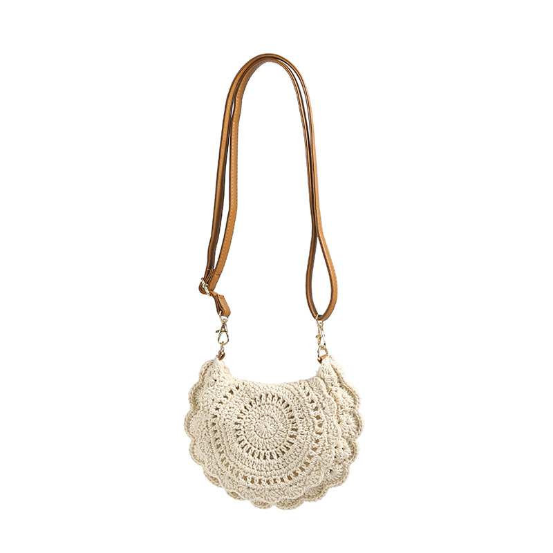 Pletena ženska torbica preko ramena — Saddle Bag stil (Materijal: Line; Oblik: Kružni; Način zatvaranja: Poklopac; Podstava: Poliester; Sezona: proljeće 2025)
