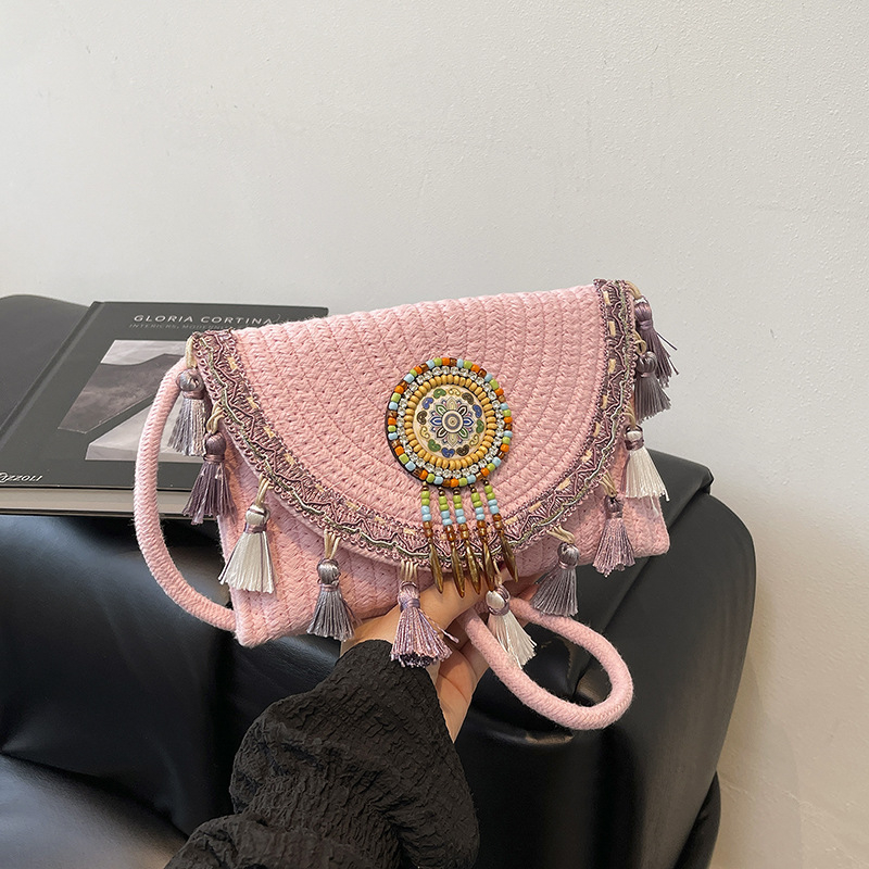 Ženska etnička plažna pletena torba s resicama, od slame, kontrastne boje, svakodnevno nošenje preko ramena ili crossbody, ljeto 2025