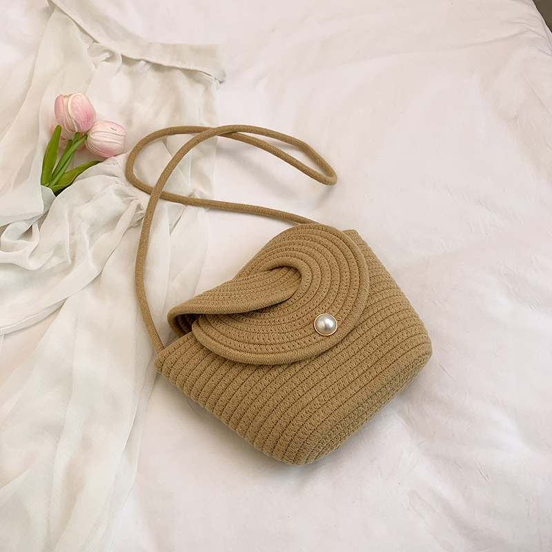 Slamnata bucket crossbody torbica s poklopljenim otvorom i pretinicom za mobitel — Jinhe tangchao